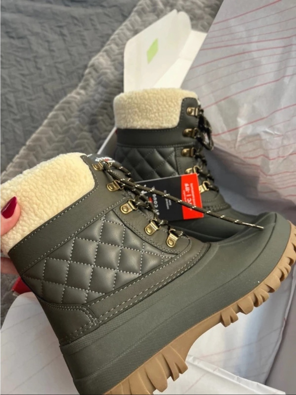 Storm by Cougar Olive Green Quilted Waterproof Winter Boots Sherpa Cuff Size 9